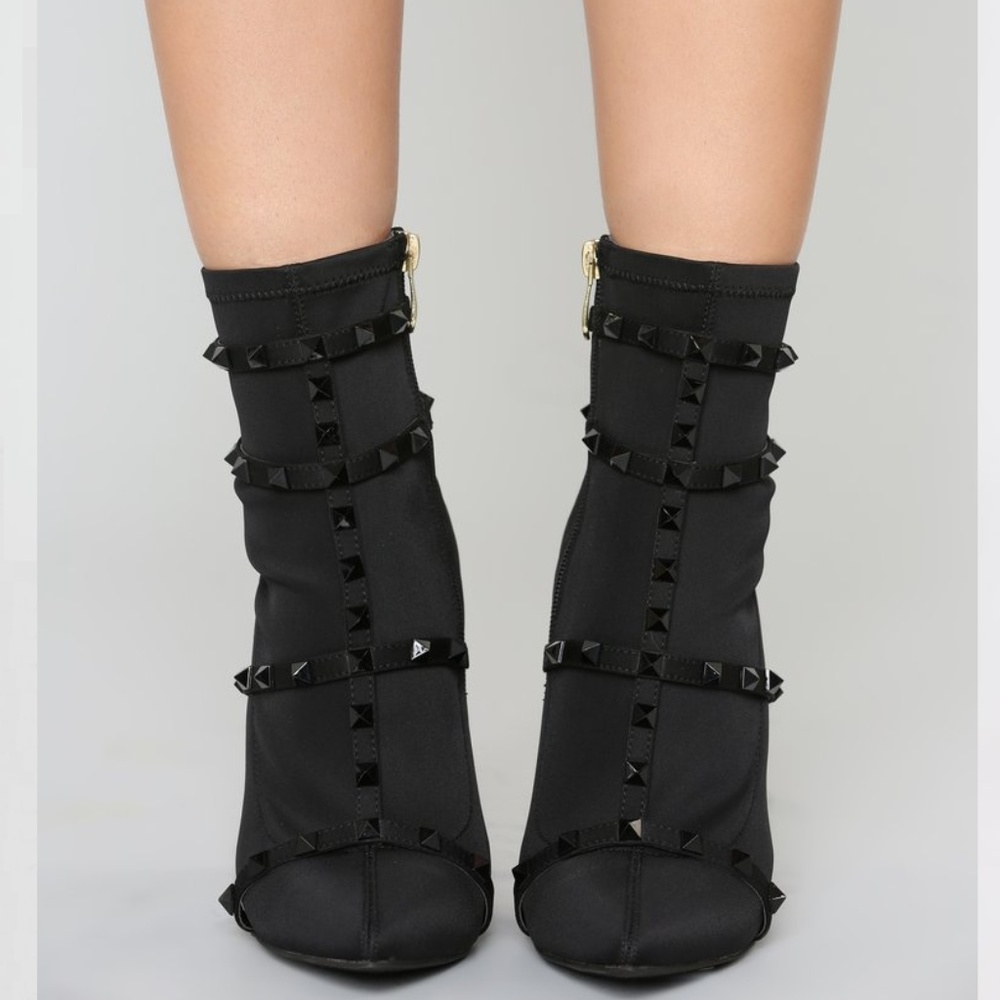HOST PICK - Black Studded Boots - Picture 5 of 7